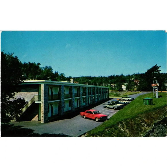 American Vintage Other - Wedgewood Motel, Birch Cove, Armdale Canada Postcard